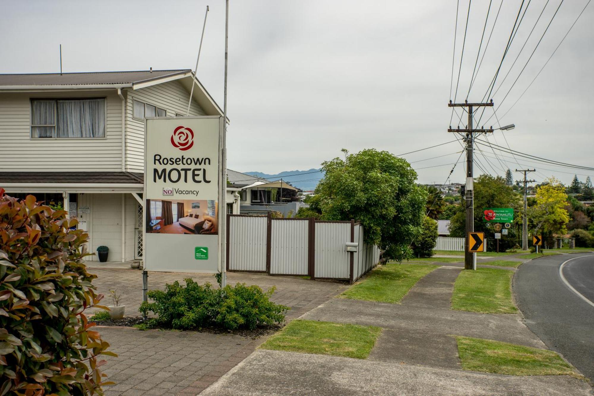 טה אוומוטו Rosetown Motel מראה חיצוני תמונה